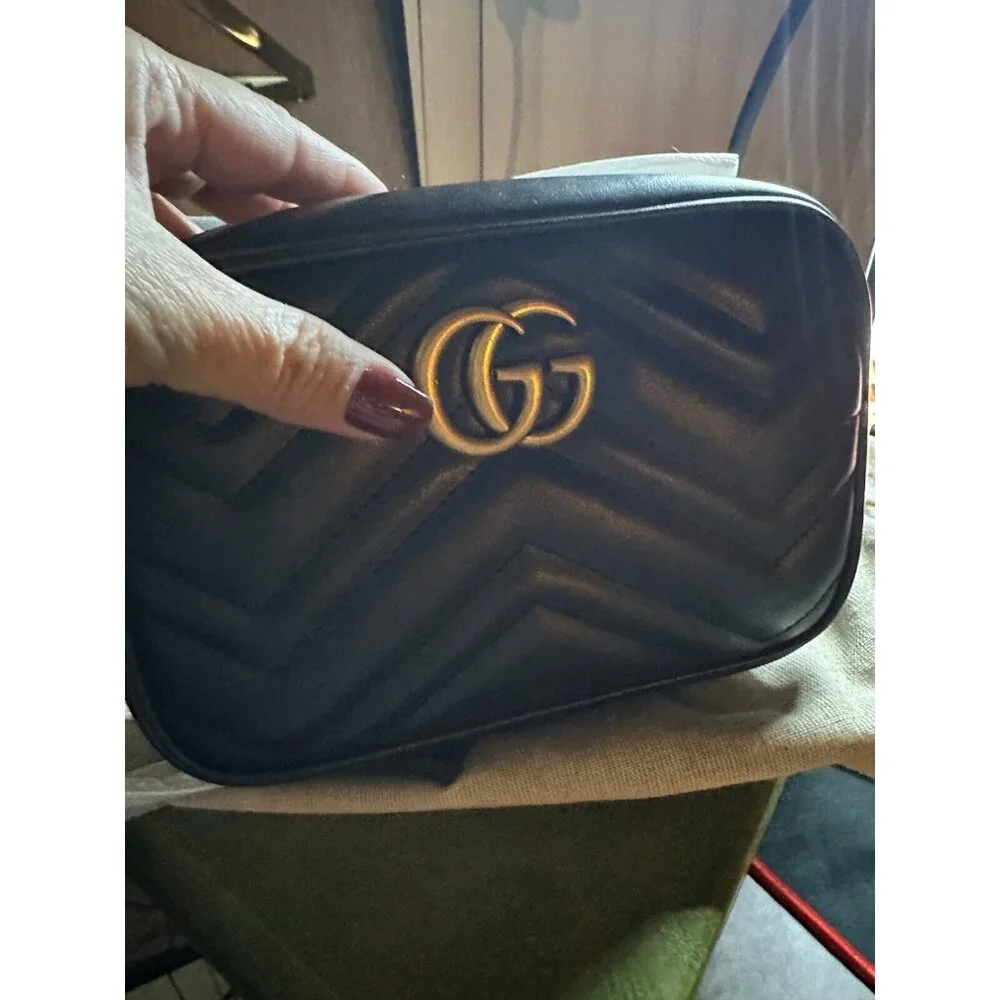 GUCCI GG MARMONT Crossbody Black with Gold Small Leather - Picture 2 of 10